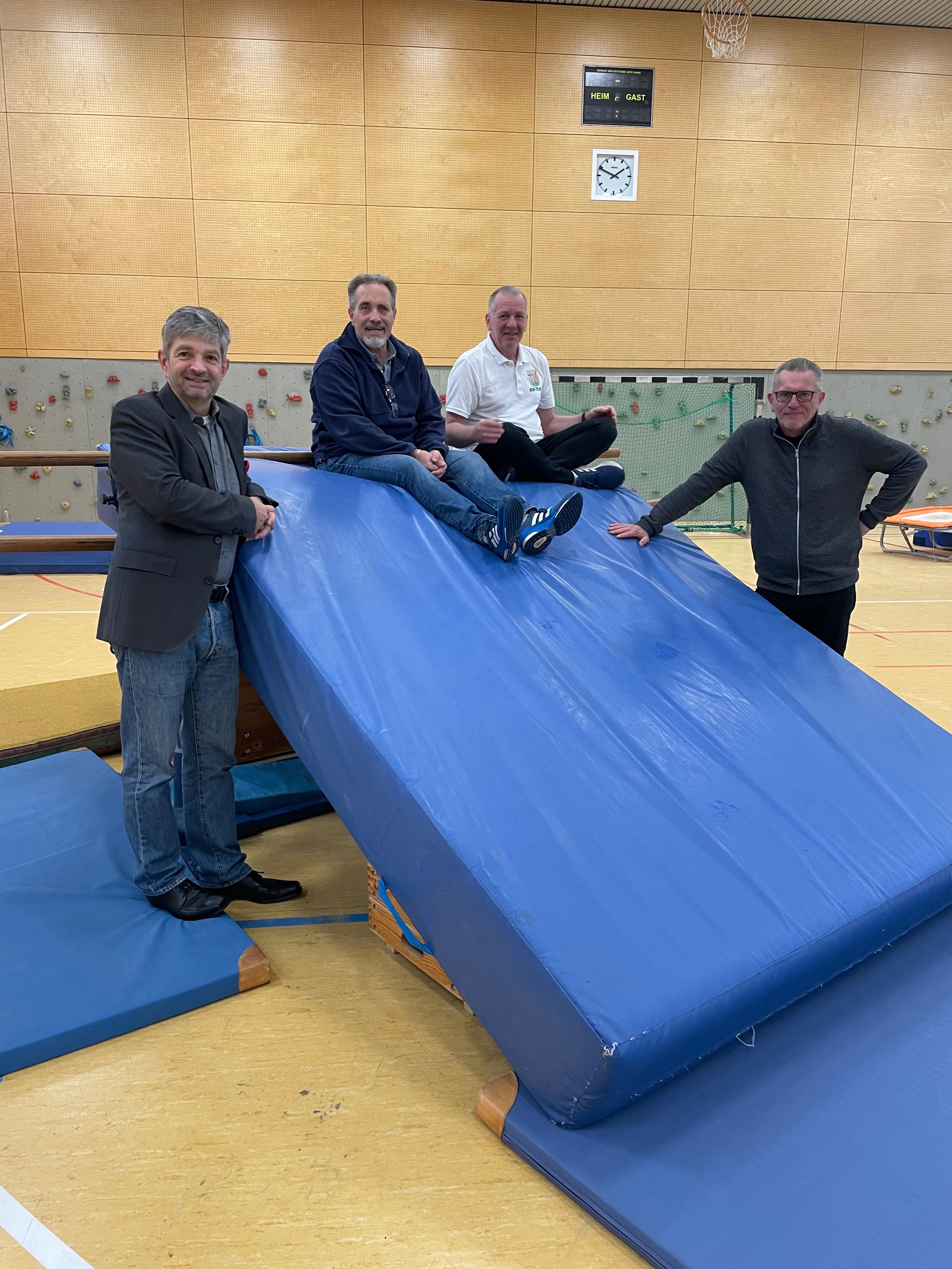 Eröffnung Winterspielplätze mit Oliver Schworck, Oliver Fey, Stefan Behrendt und Jürgen Stoll